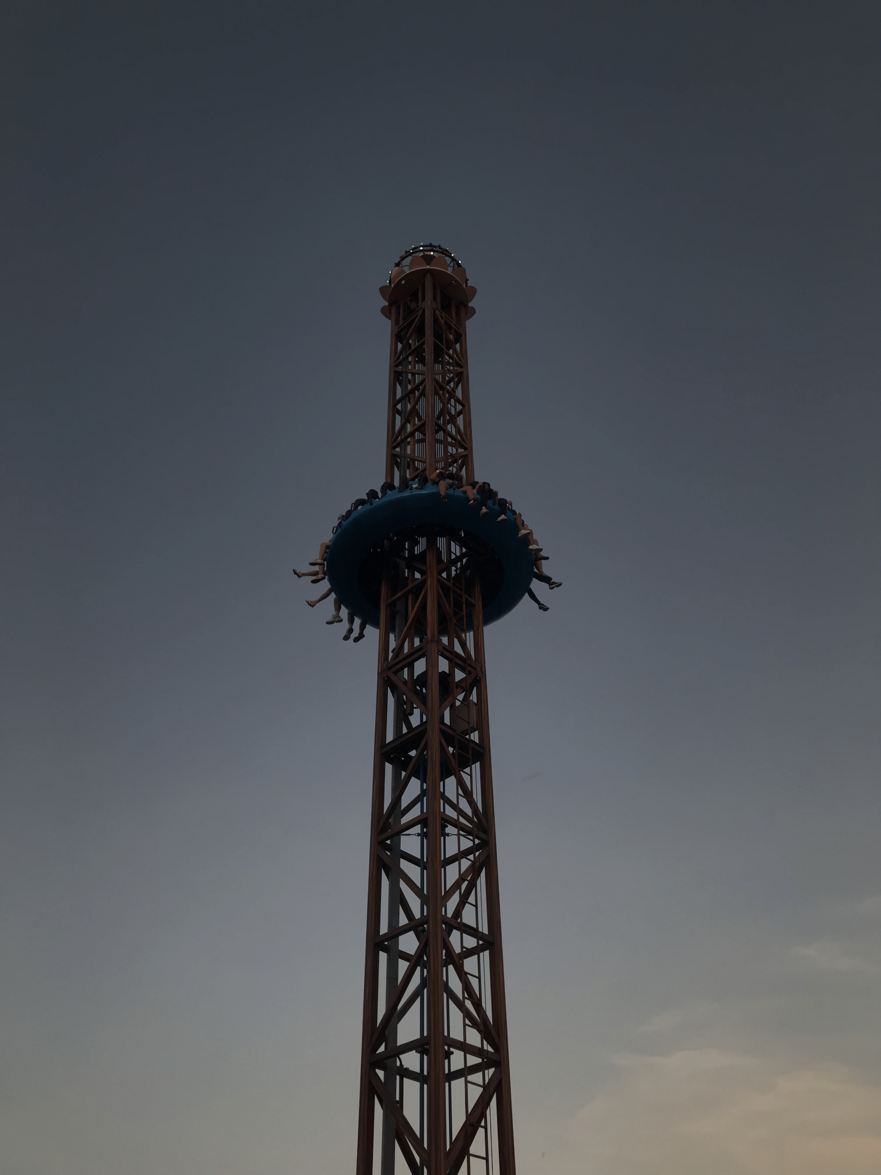 Drop tower